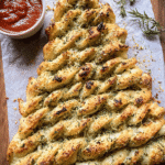 Pull Apart Christmas Tree Garlic Bread 36.png
